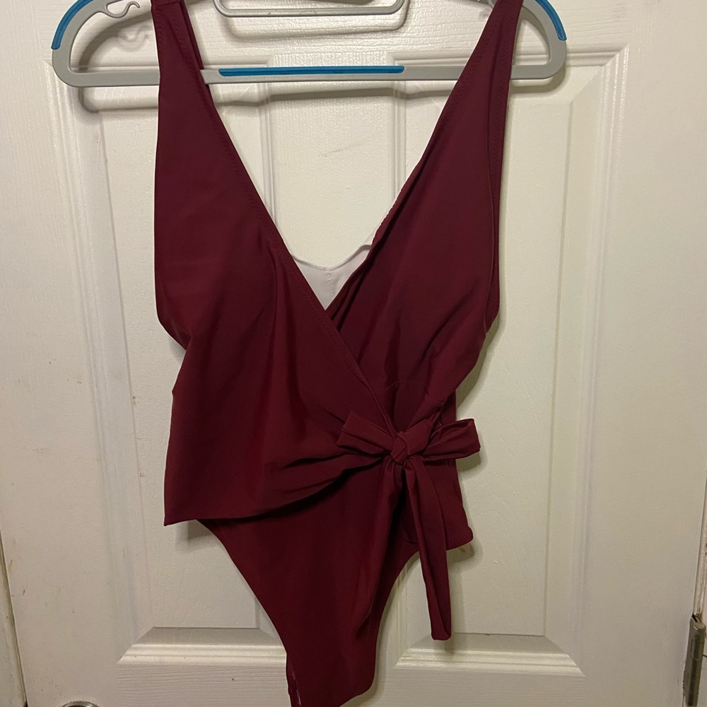 Cupshe Burgundy One Piece Swimsuit Size Small